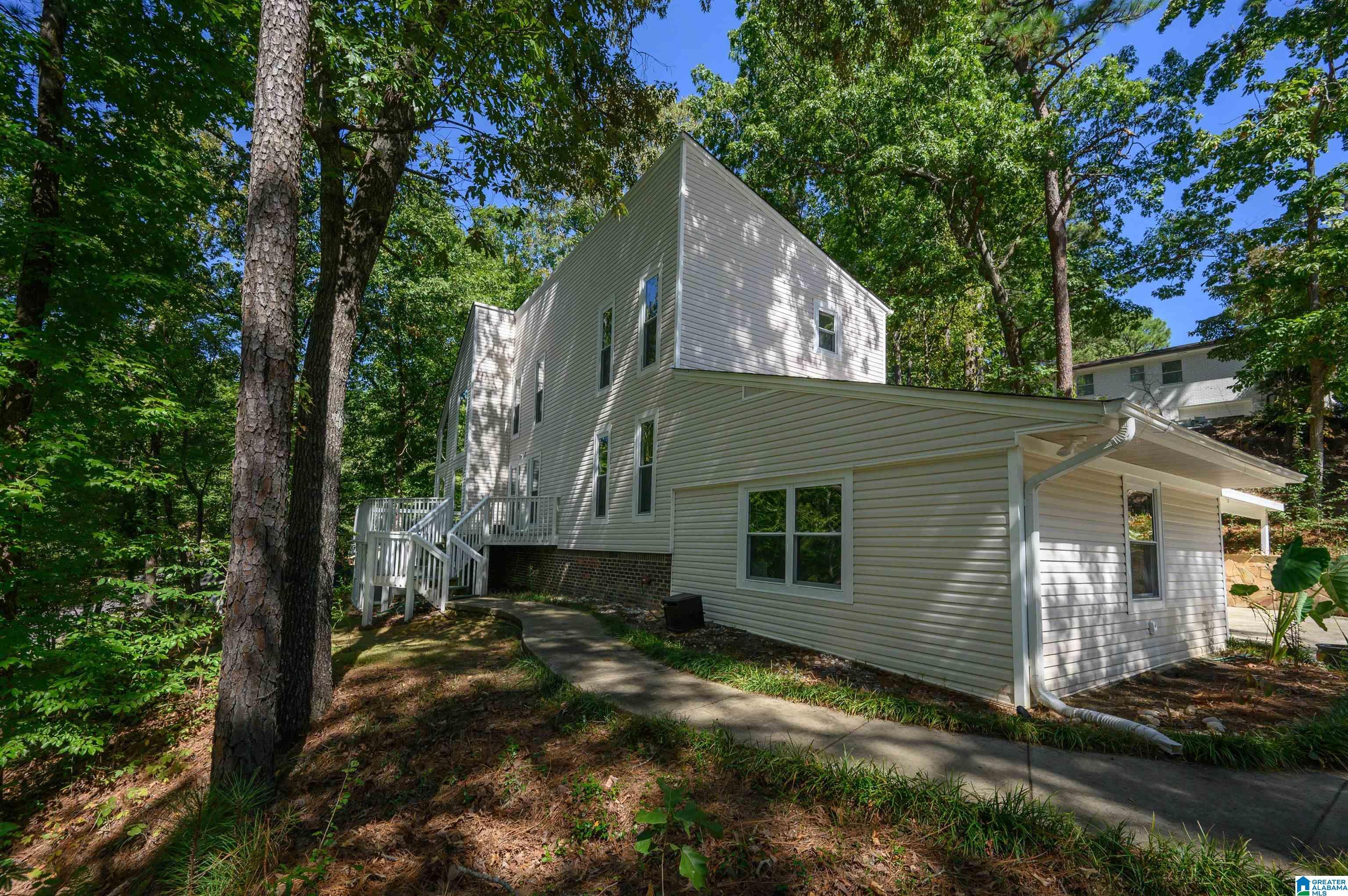 Property Photo: 3025 Panaridge Circle AL 35216