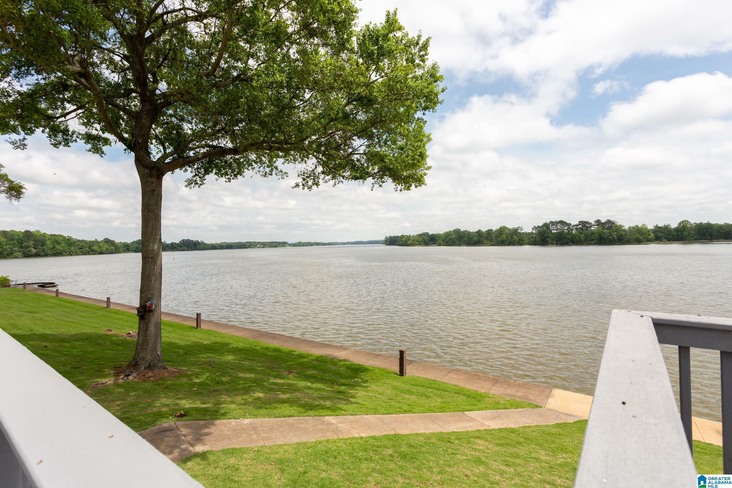 Property Photo: 605 Paradise Isle 605 AL 35135