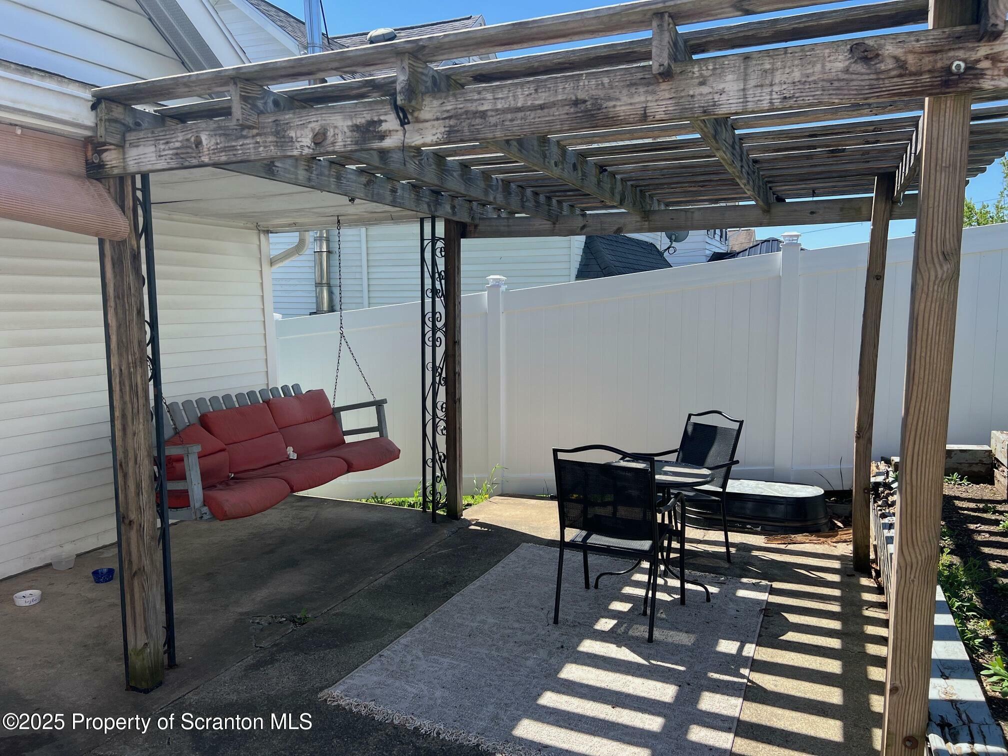 Property Photo: 523 N Rebecca Avenue PA 18504