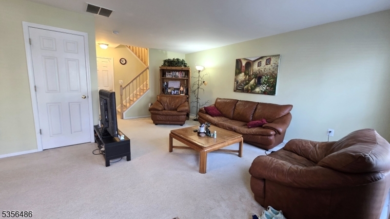 Property Photo: 1047 Cumberland Ct NJ 07430