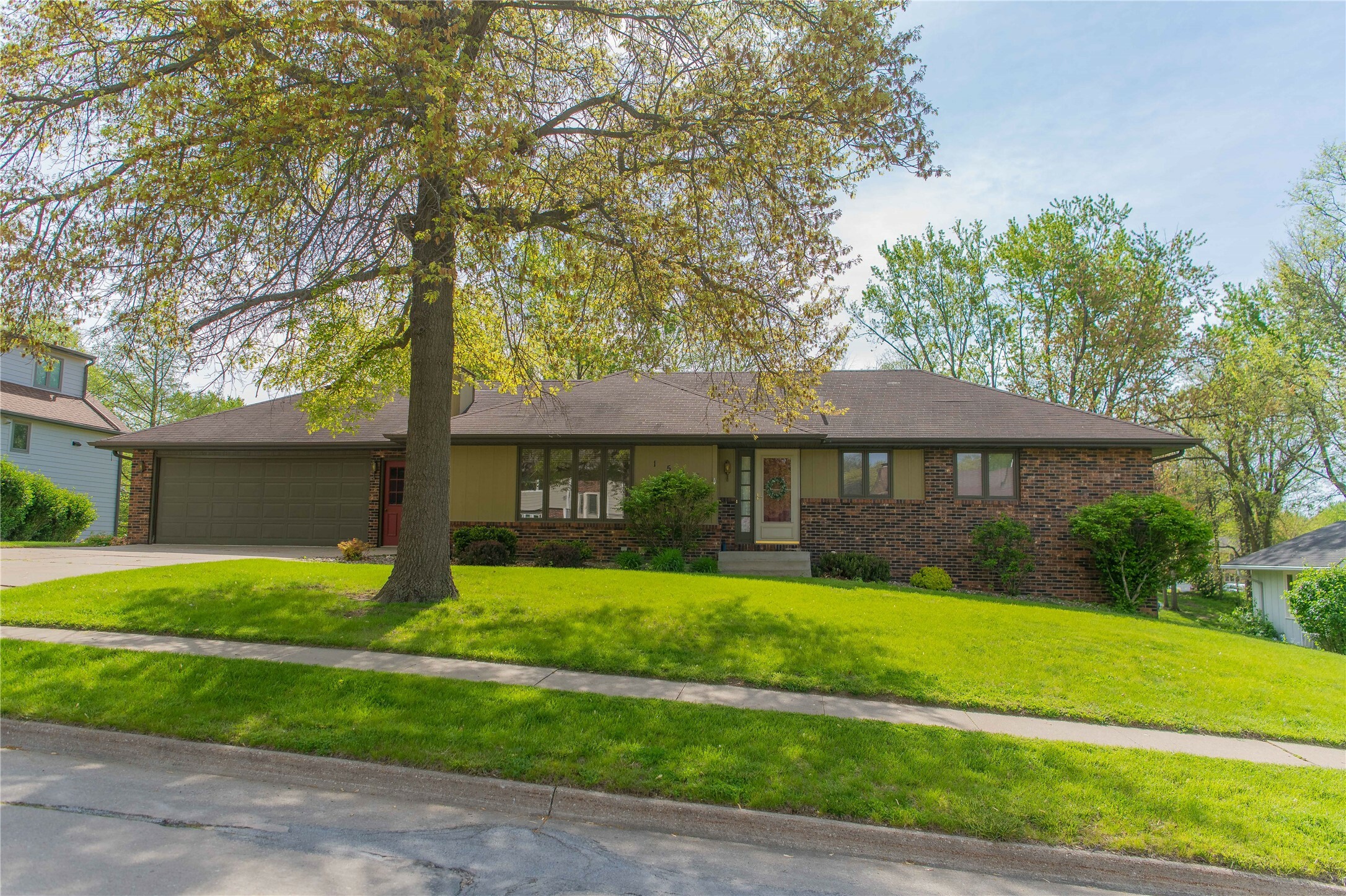 1546 W 4th Street  Pella IA 50219 photo
