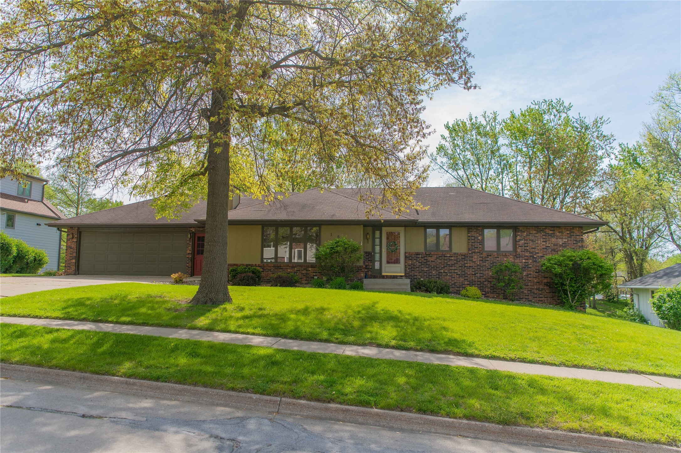 1546 W 4th Street  Pella IA 50219 photo