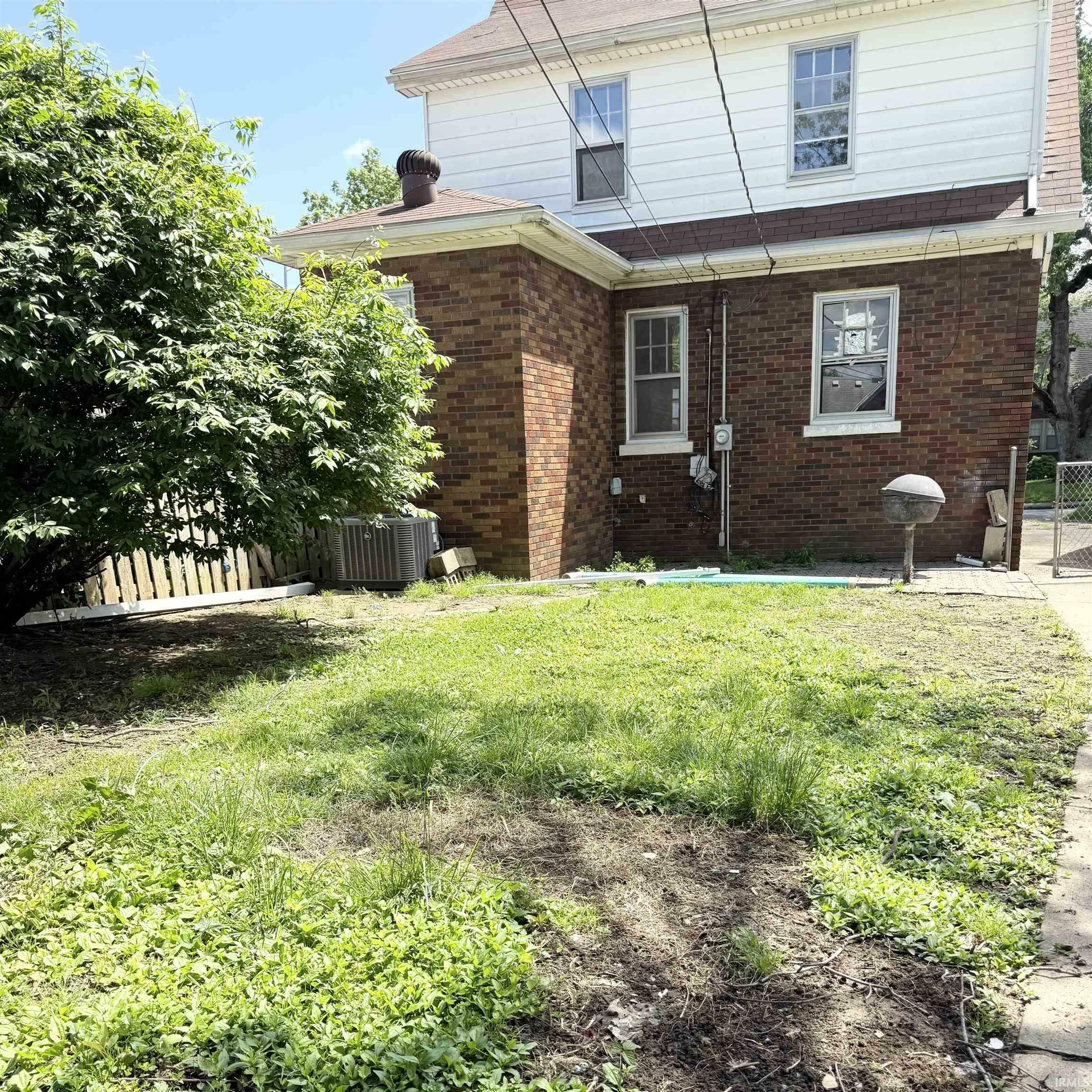 Property Photo:  725 S Rotherwood Avenue  IN 47714 