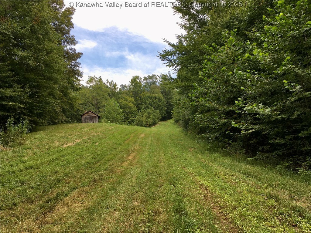 Property Photo: 728 Honeycutt Road WV 25082