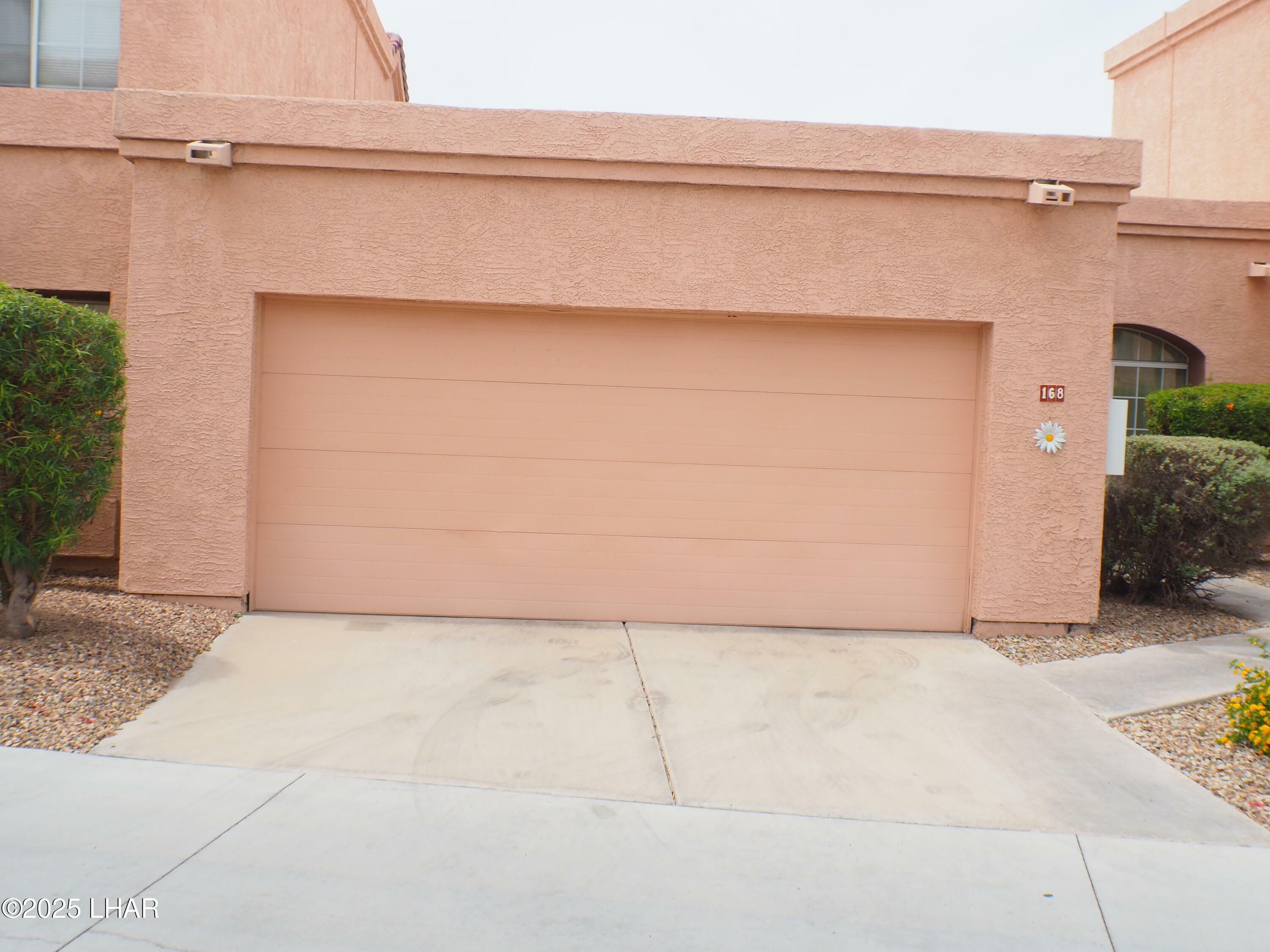 Property Photo: 1650 S Smoketree Ave 168 AZ 86403