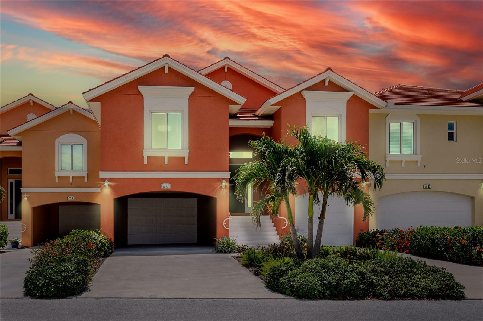 Property Photo: 11 Franklin Court S C FL 33711