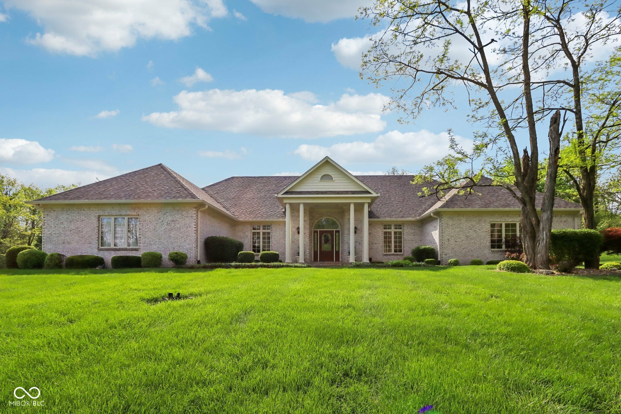Property Photo: 965 W Main Street IN 46142