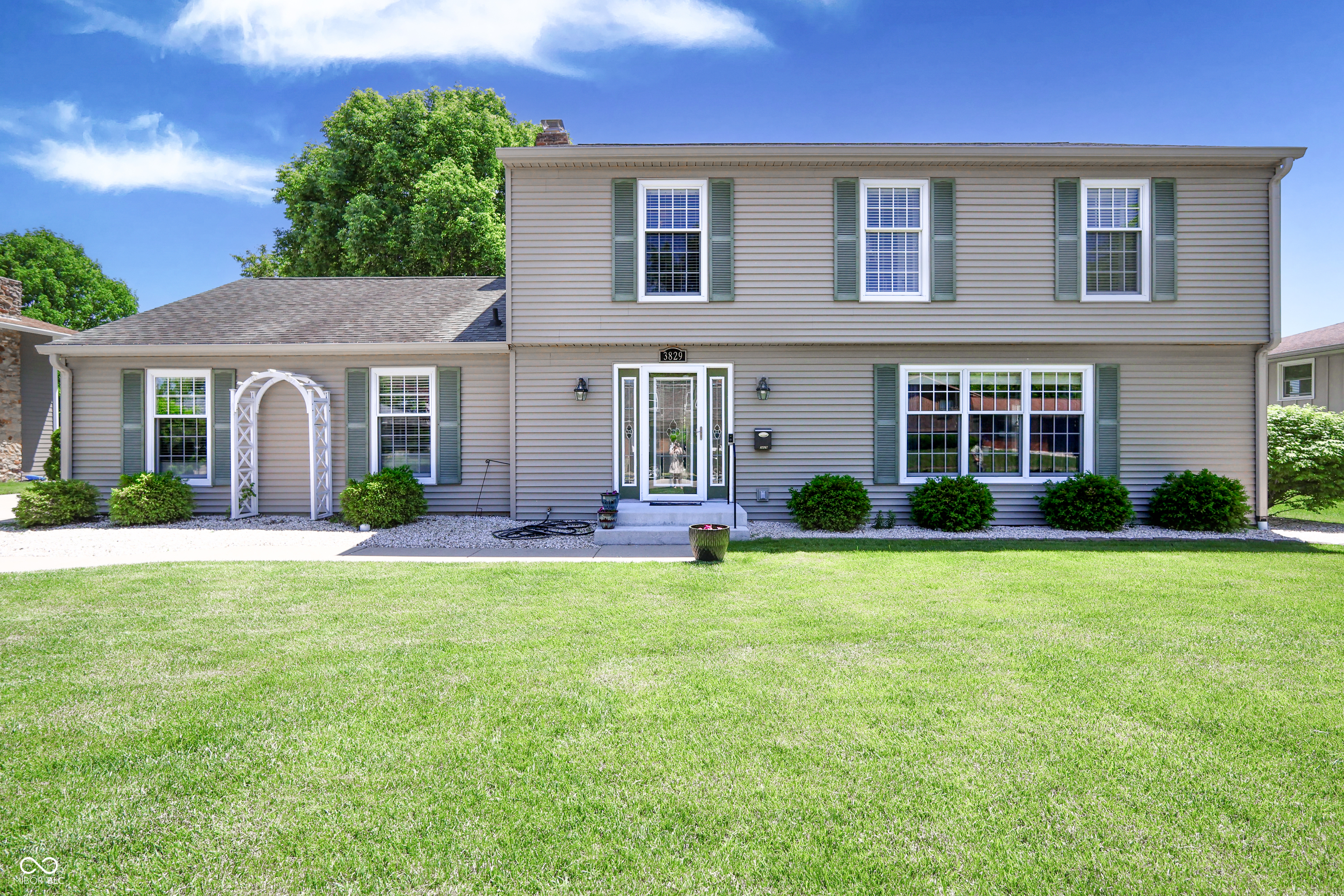 3829 Waycross Drive  Columbus IN 47203 photo