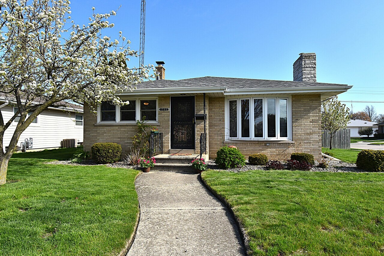 1702 21st St  Kenosha WI 53140 photo