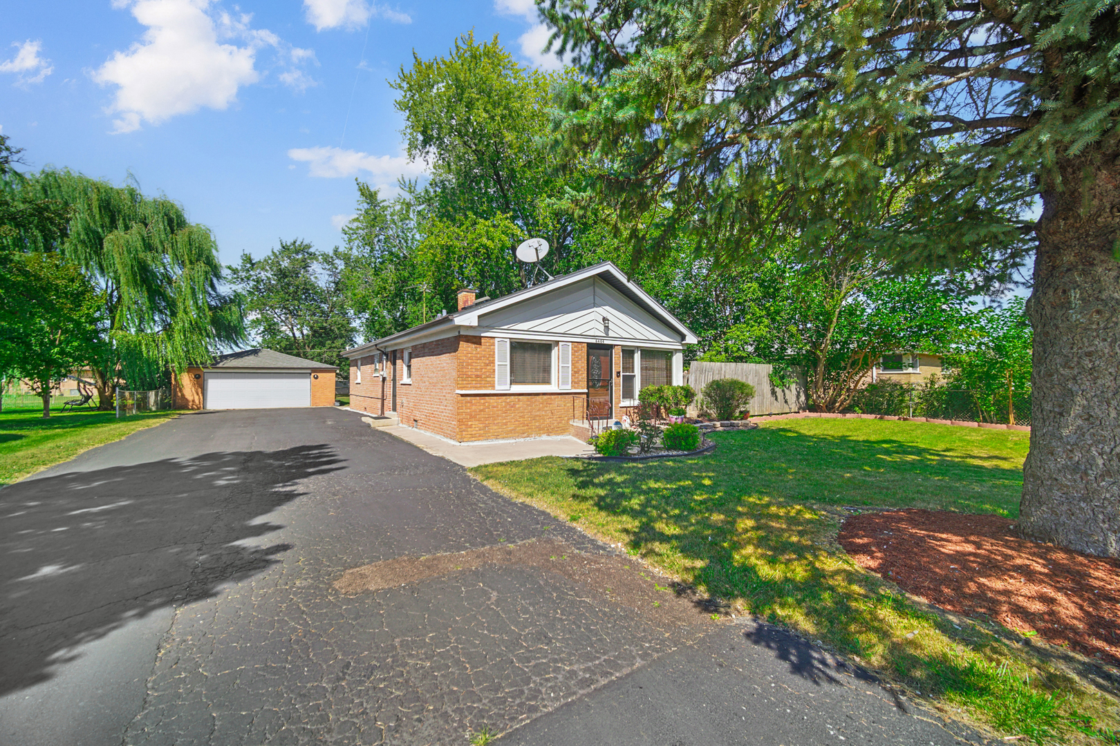 Property Photo: 6404 W 85th Place IL 60459