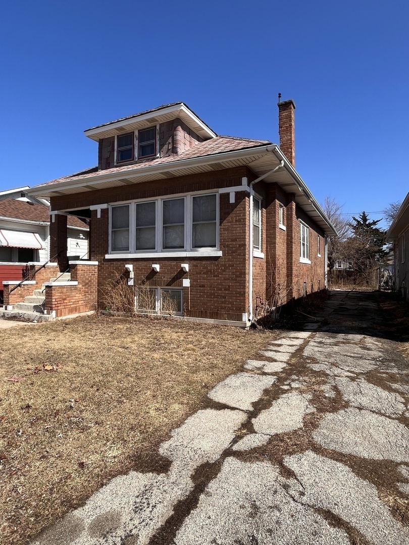 Property Photo: 1405 S 17th Avenue IL 60153