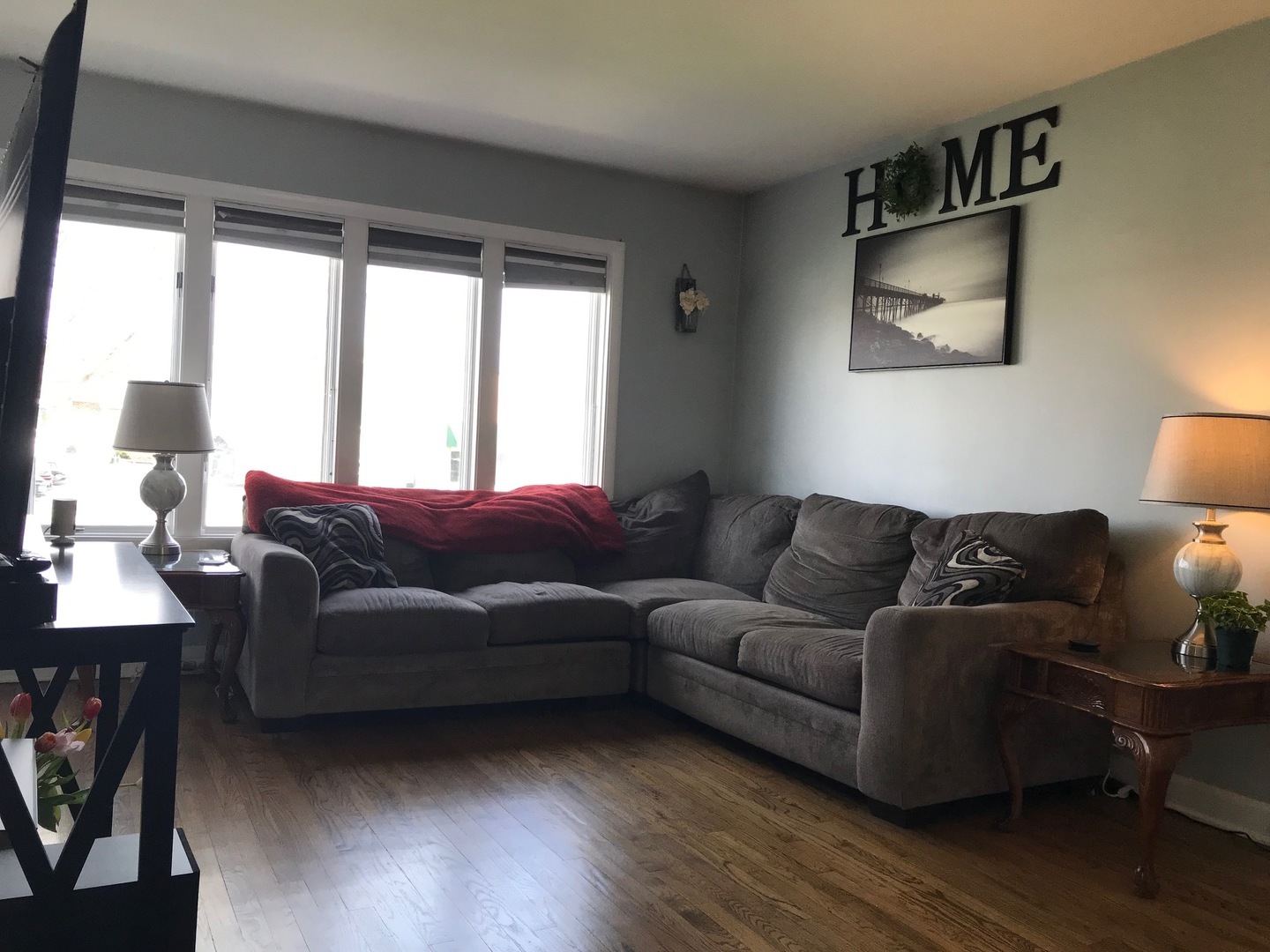Property Photo: 1030 Graceland Avenue IL 60016