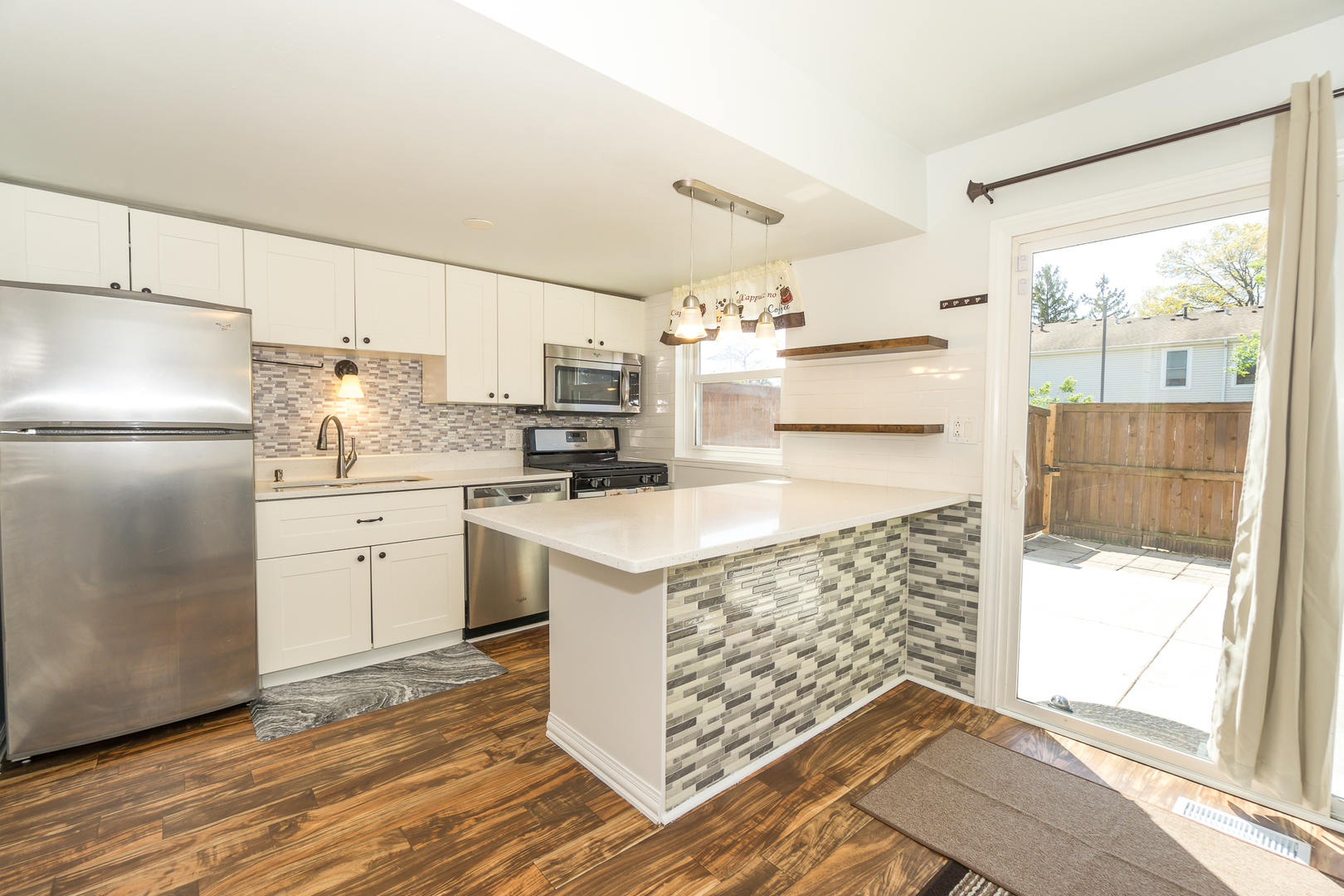 Property Photo: 1932 Huntington Boulevard IL 60169