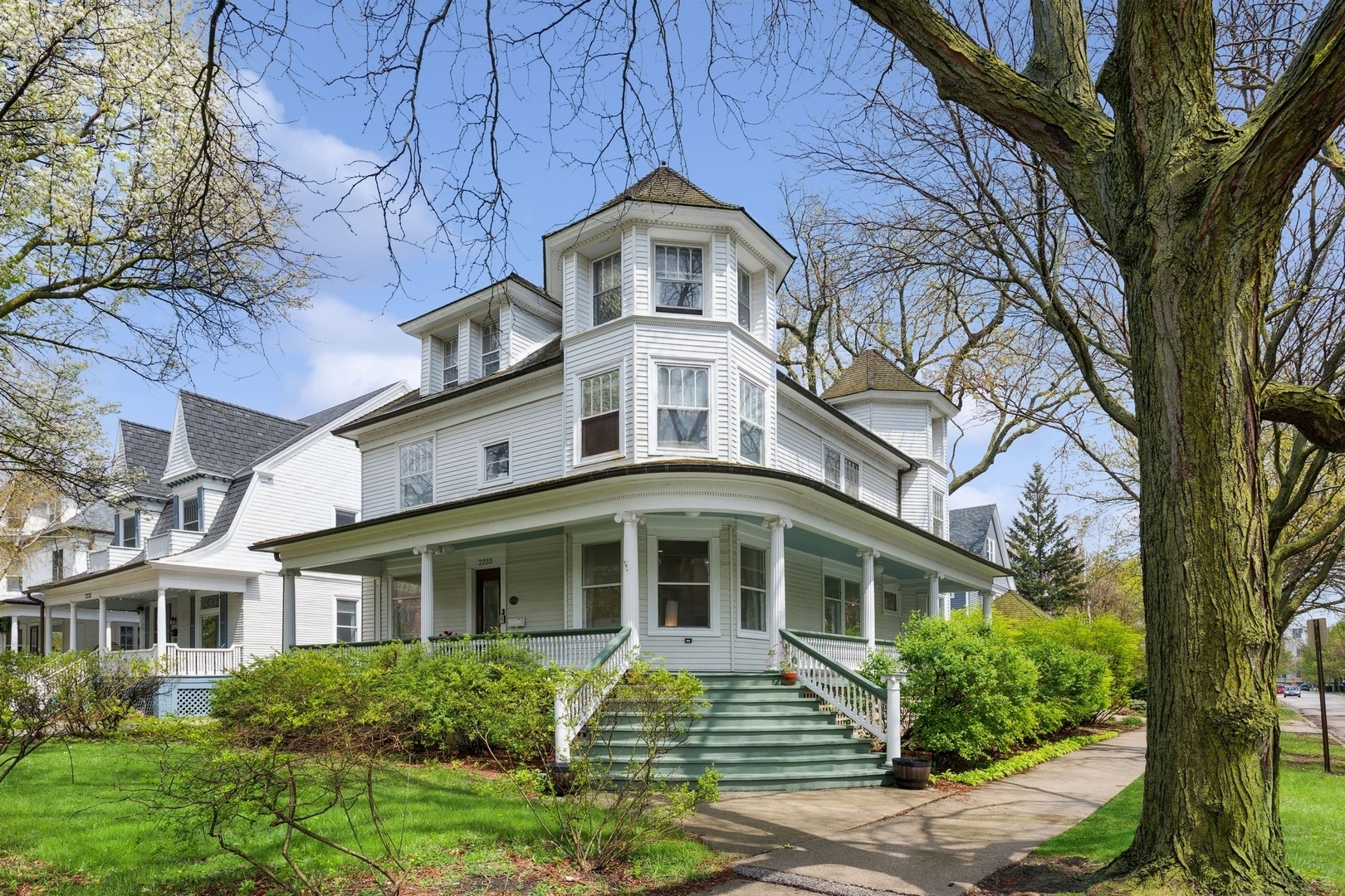 Property Photo: 2233 Sherman Avenue IL 60201