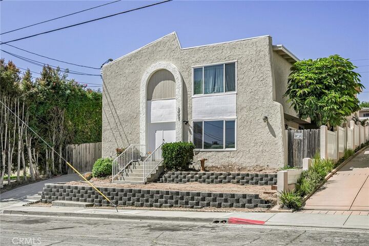 Property Photo: 2007 Huntington Lane CA 90278