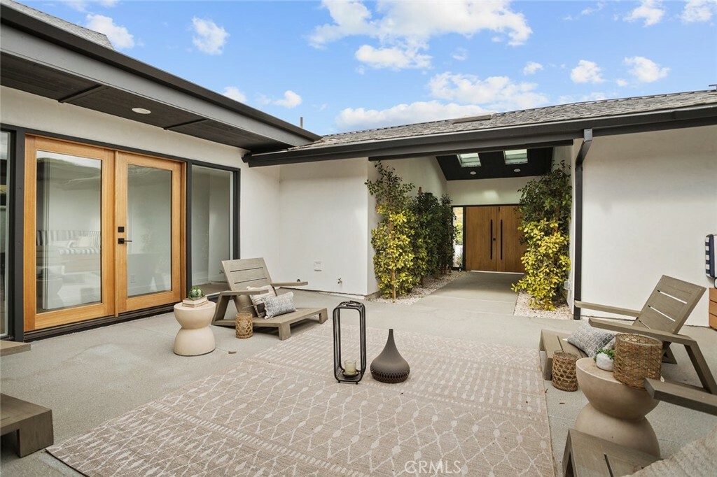 Property Photo: 23912 Hillhurst Drive CA 92677