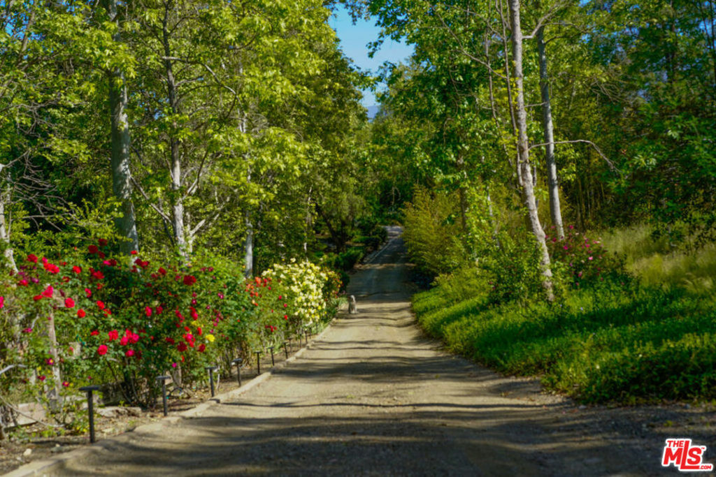 Property Photo: 1516 Monarch Drive CA 93460