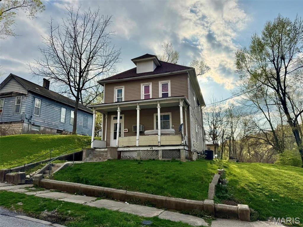Property Photo: 909 Union Street MO 63401