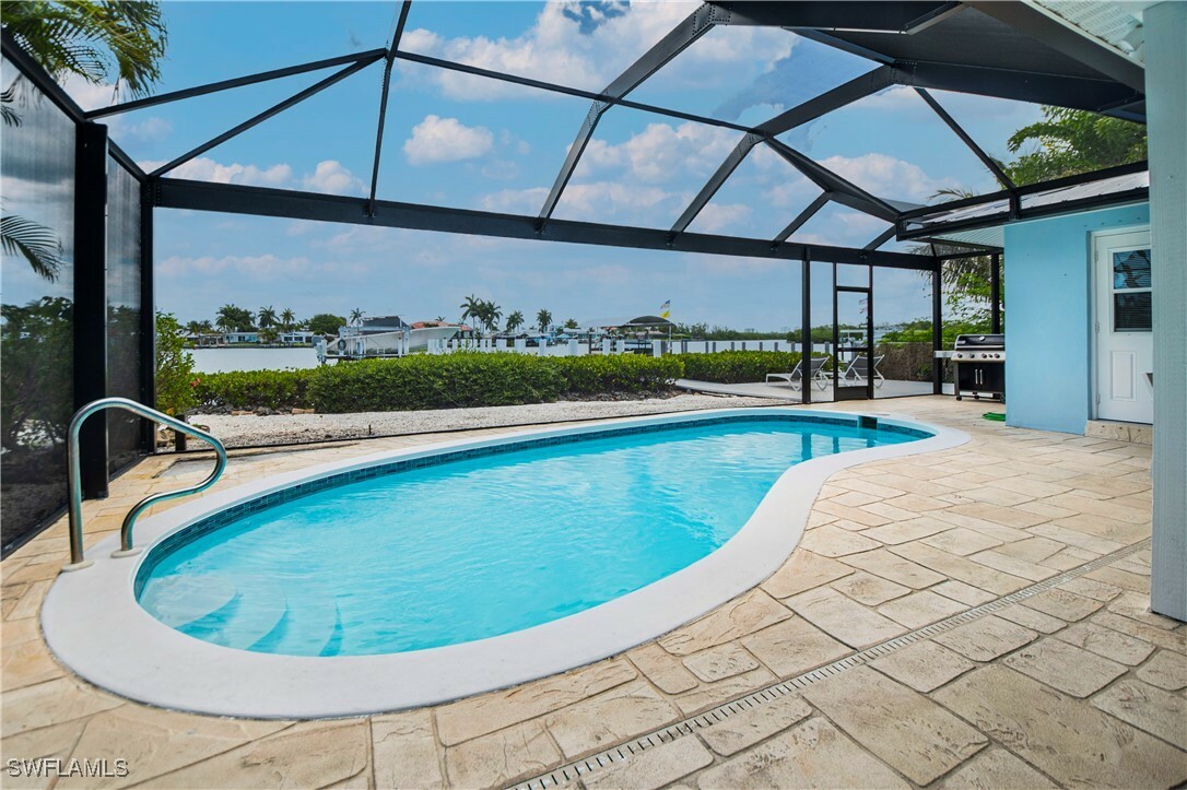 Property Photo: 19 Pelican Street E FL 34113