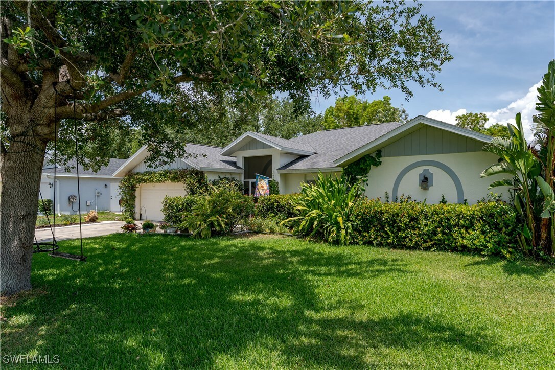 Property Photo: 9950 Country Oaks Drive FL 33967