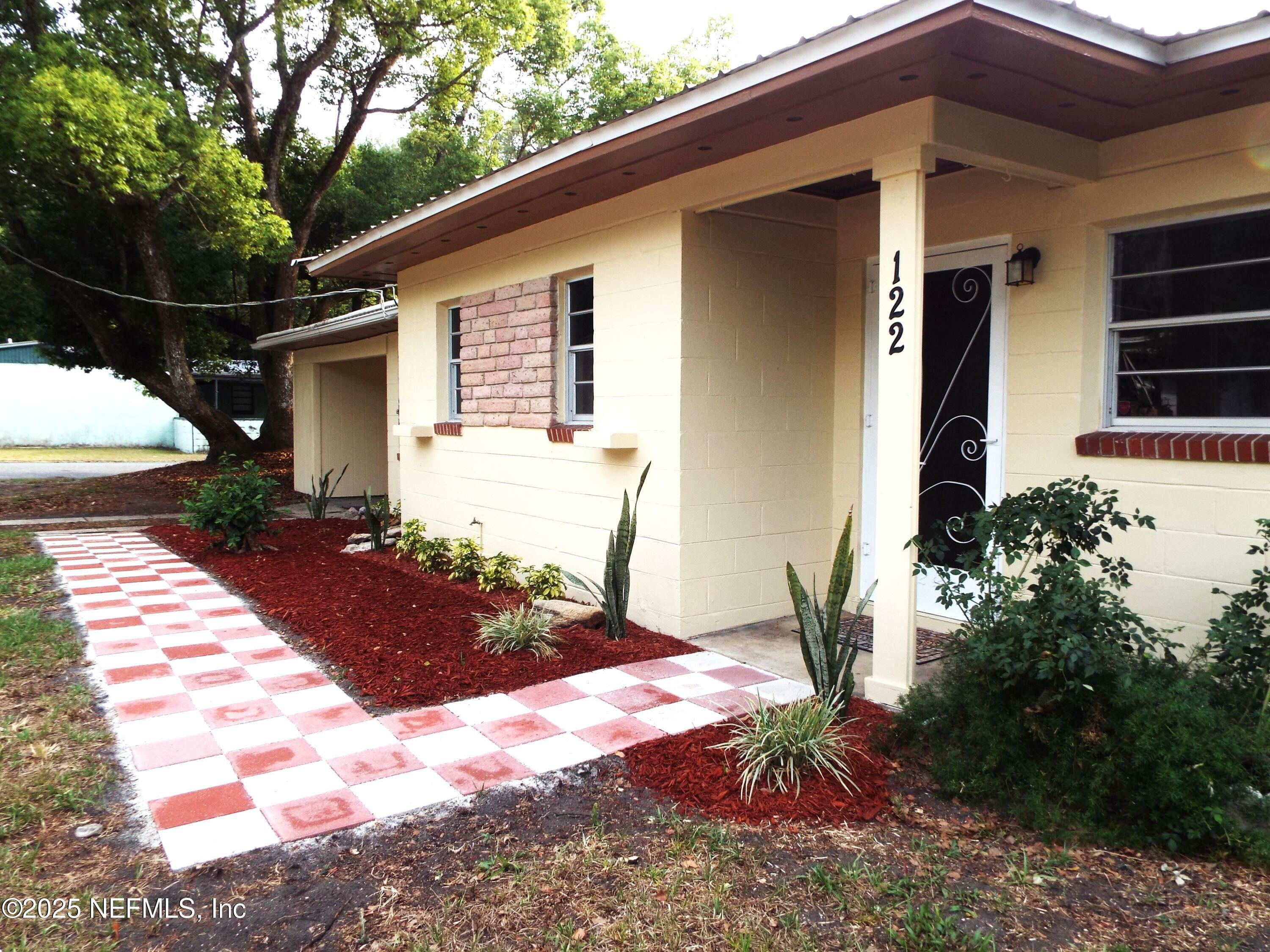 Property Photo: 122 Husson Avenue FL 32177