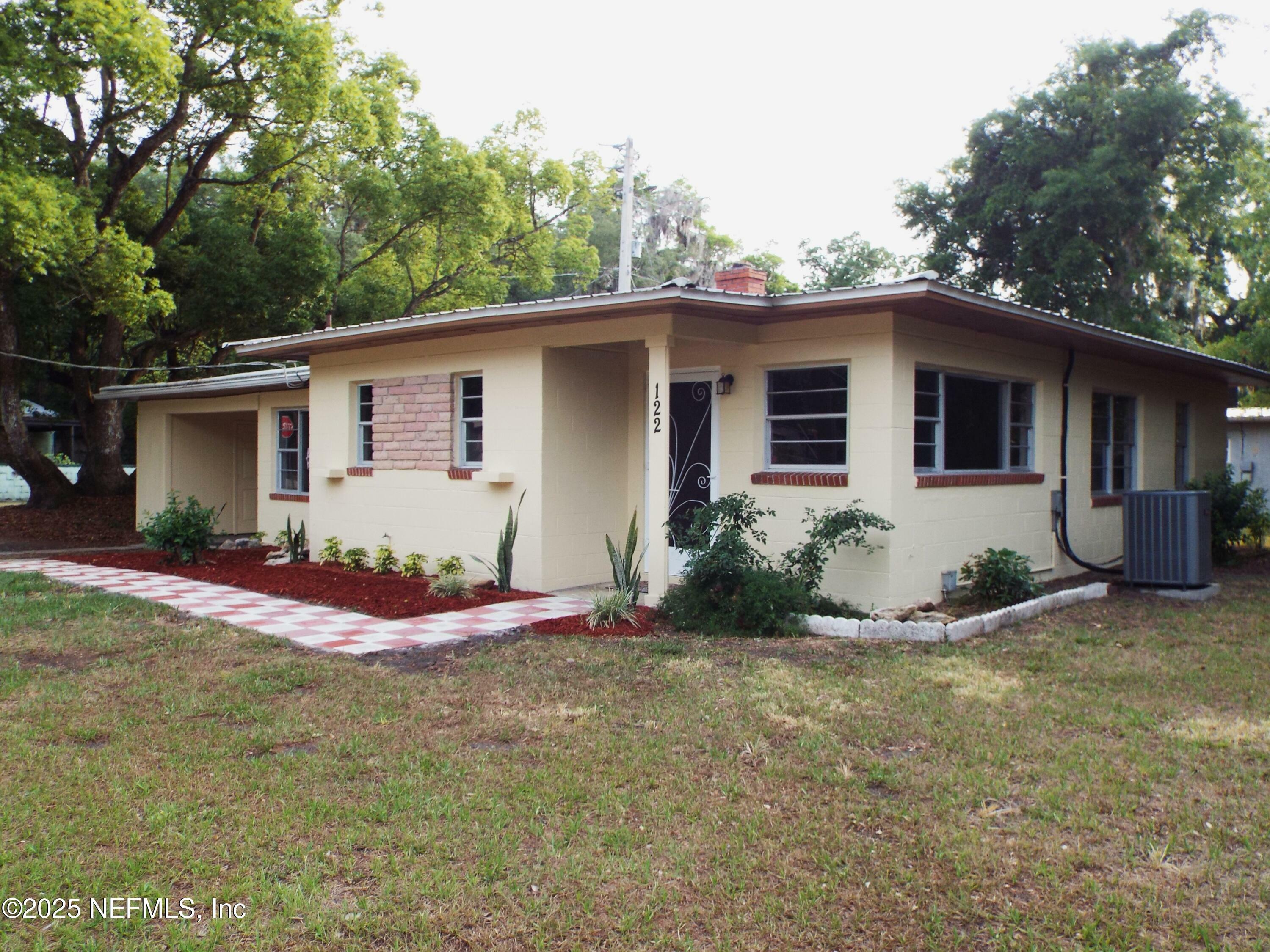Property Photo: 122 Husson Avenue FL 32177