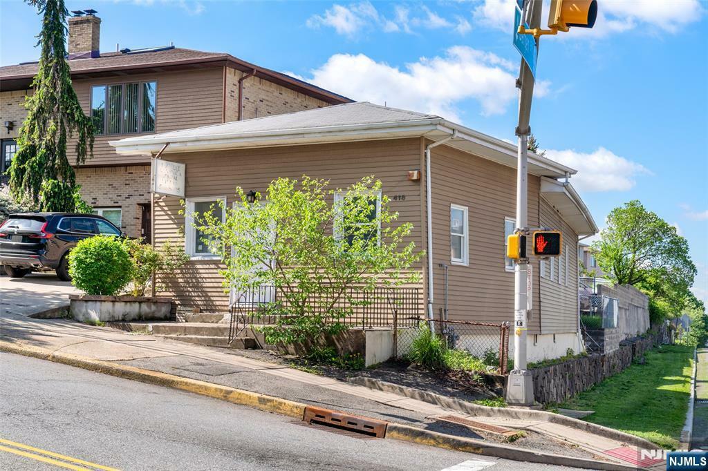 Property Photo: 418 E Brinkerhoff NJ 07650