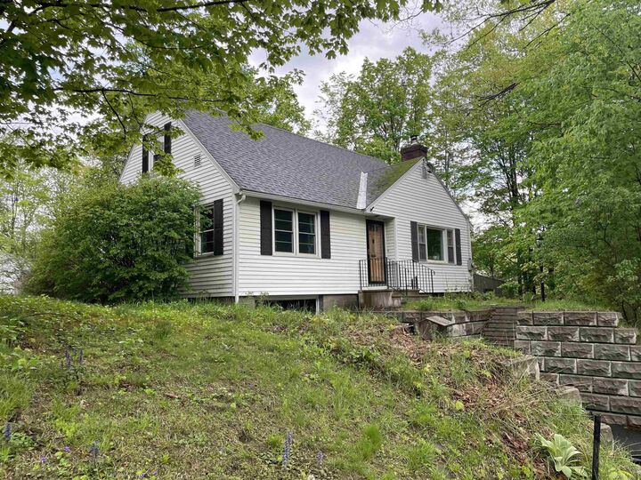 11 Maple Street  Brattleboro VT 05350 photo