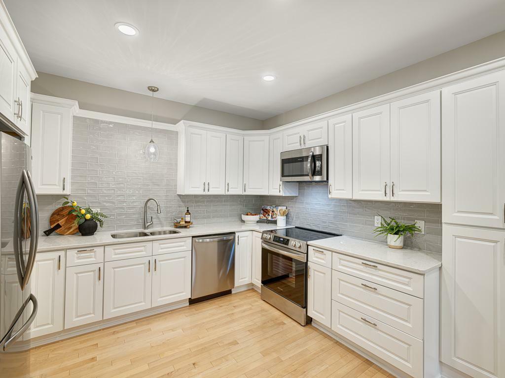 Property Photo:  1830 Eagle Ridge Drive 2005  MN 55118 