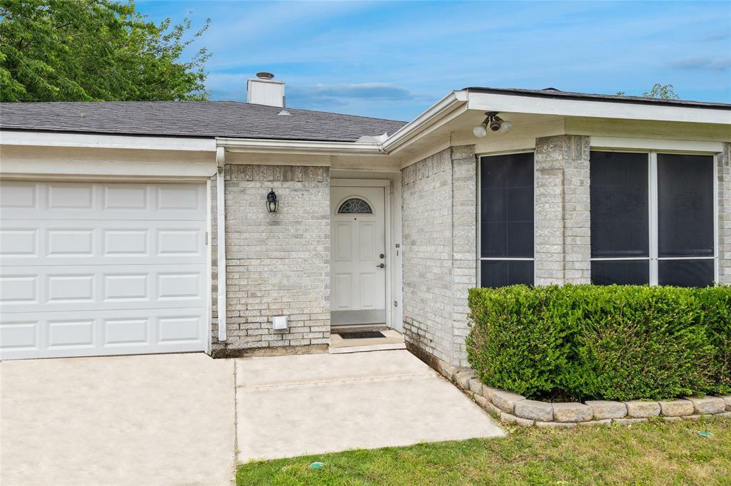Property Photo: 6405 Longmont Trail TX 76179