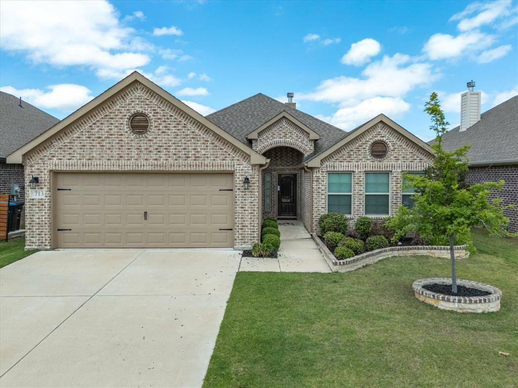 Property Photo: 1713 Victoria Drive TX 76131