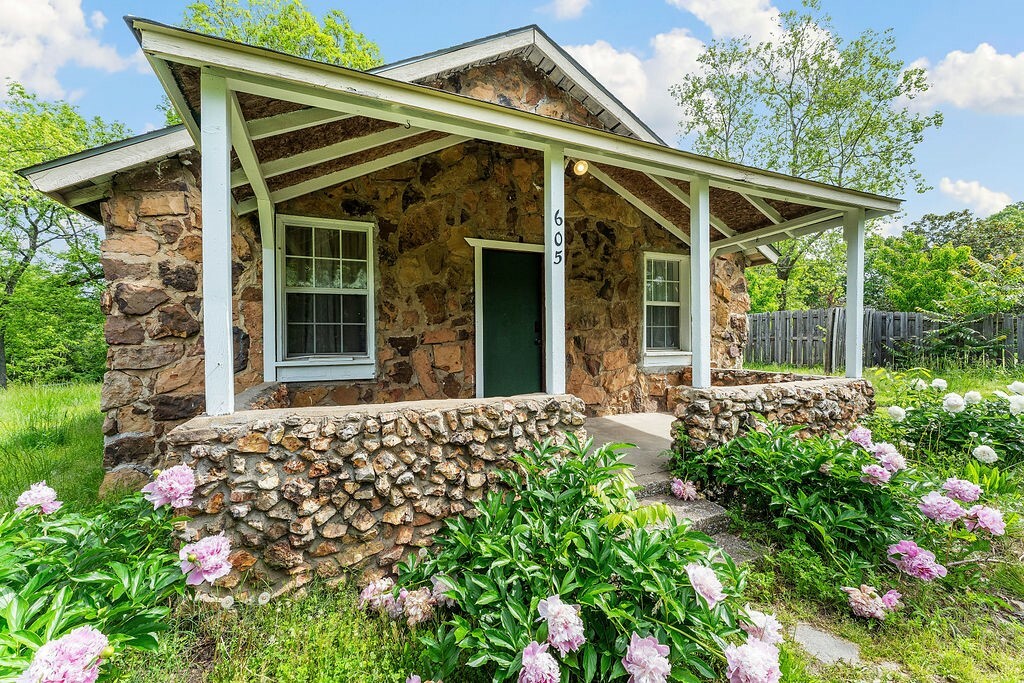 605 E Hilltop Drive  Rogers AR 72756 photo