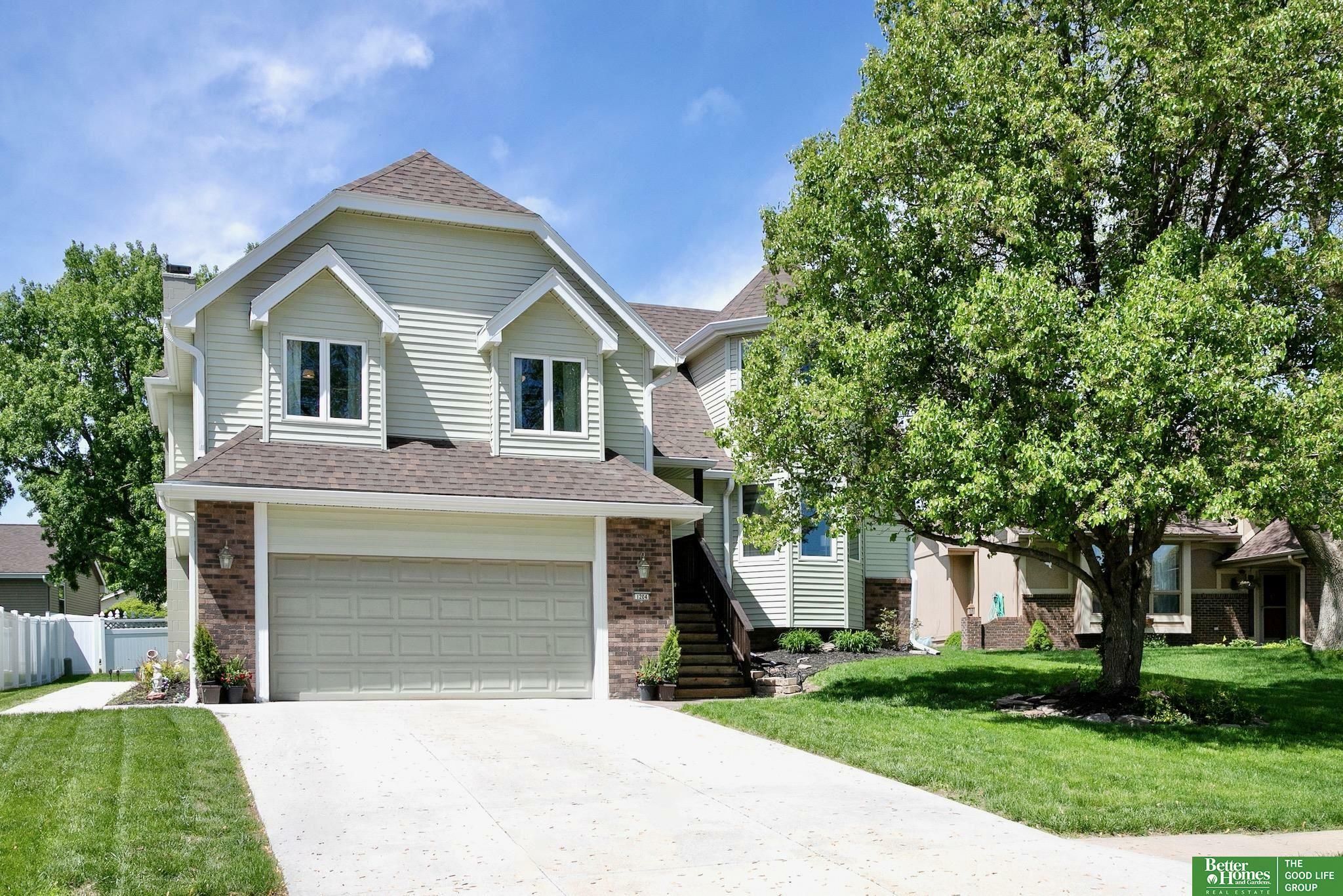 Property Photo: 1204 Castana Circle NE 68046