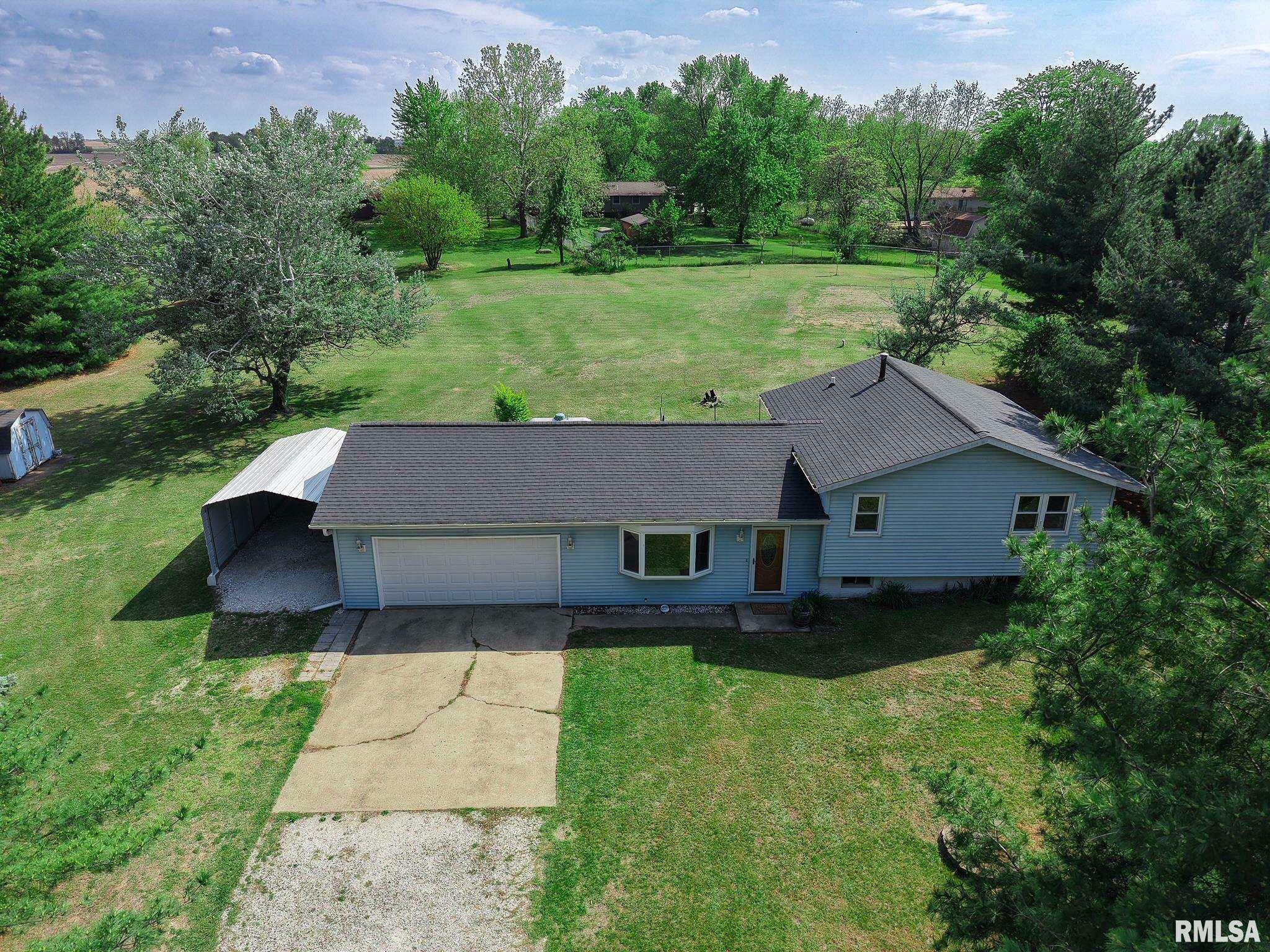 10133 Edgewood Drive  Manito IL 61546 photo