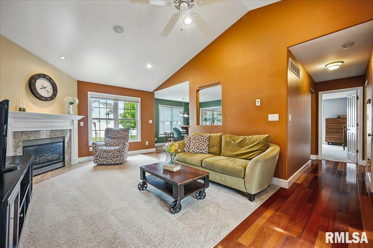 Property Photo: 1719 Partridge Point IL 61761