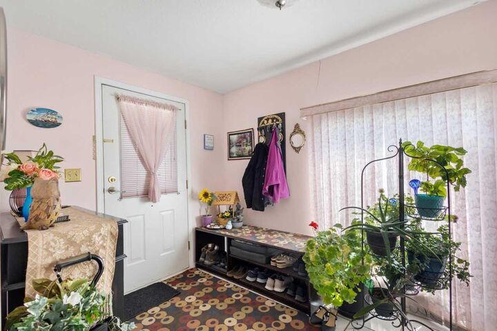Property Photo: 4718 College Avenue AB T4L 1Z1