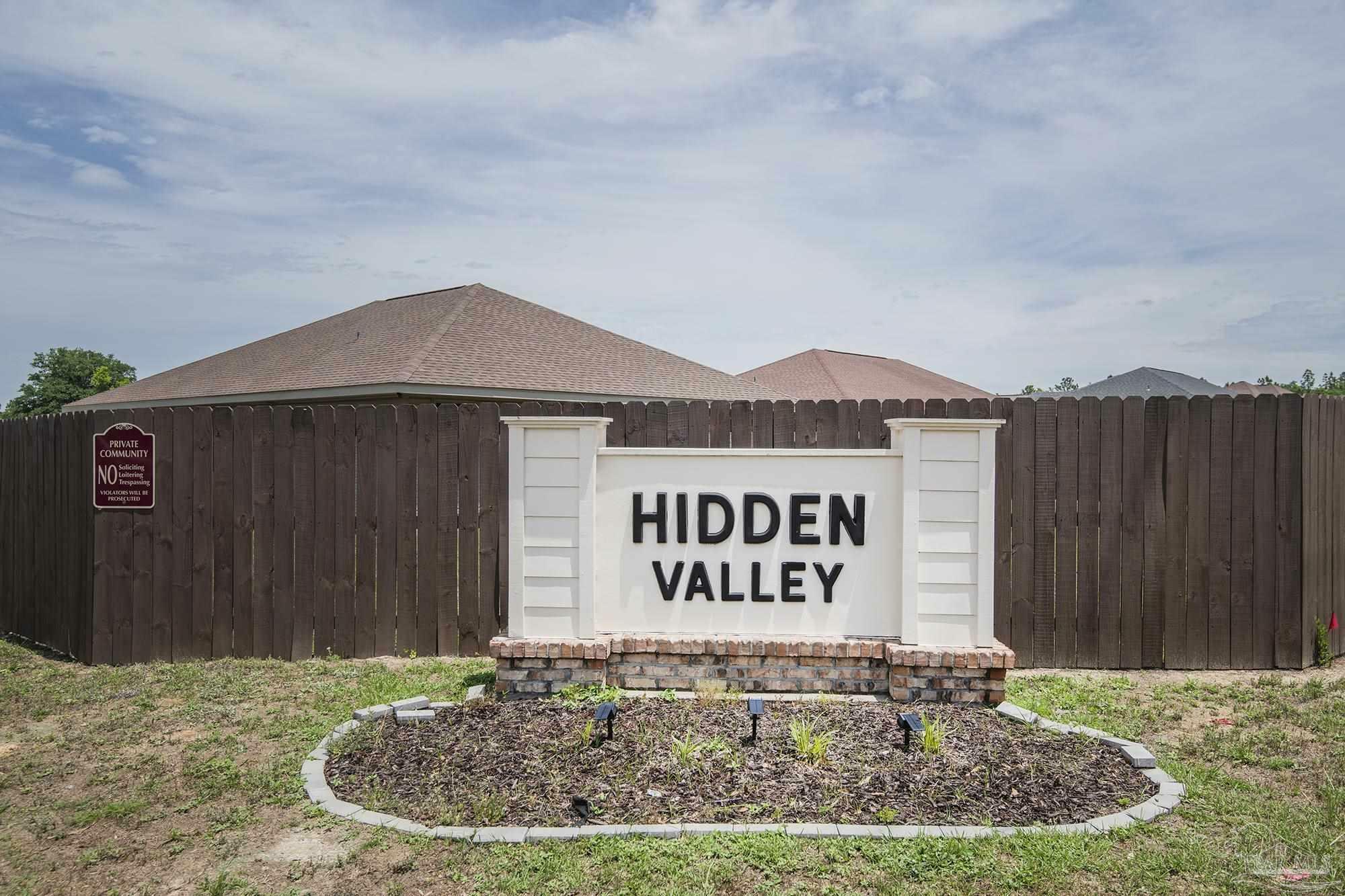 Property Photo: 3620 Ranch Dr FL 32539