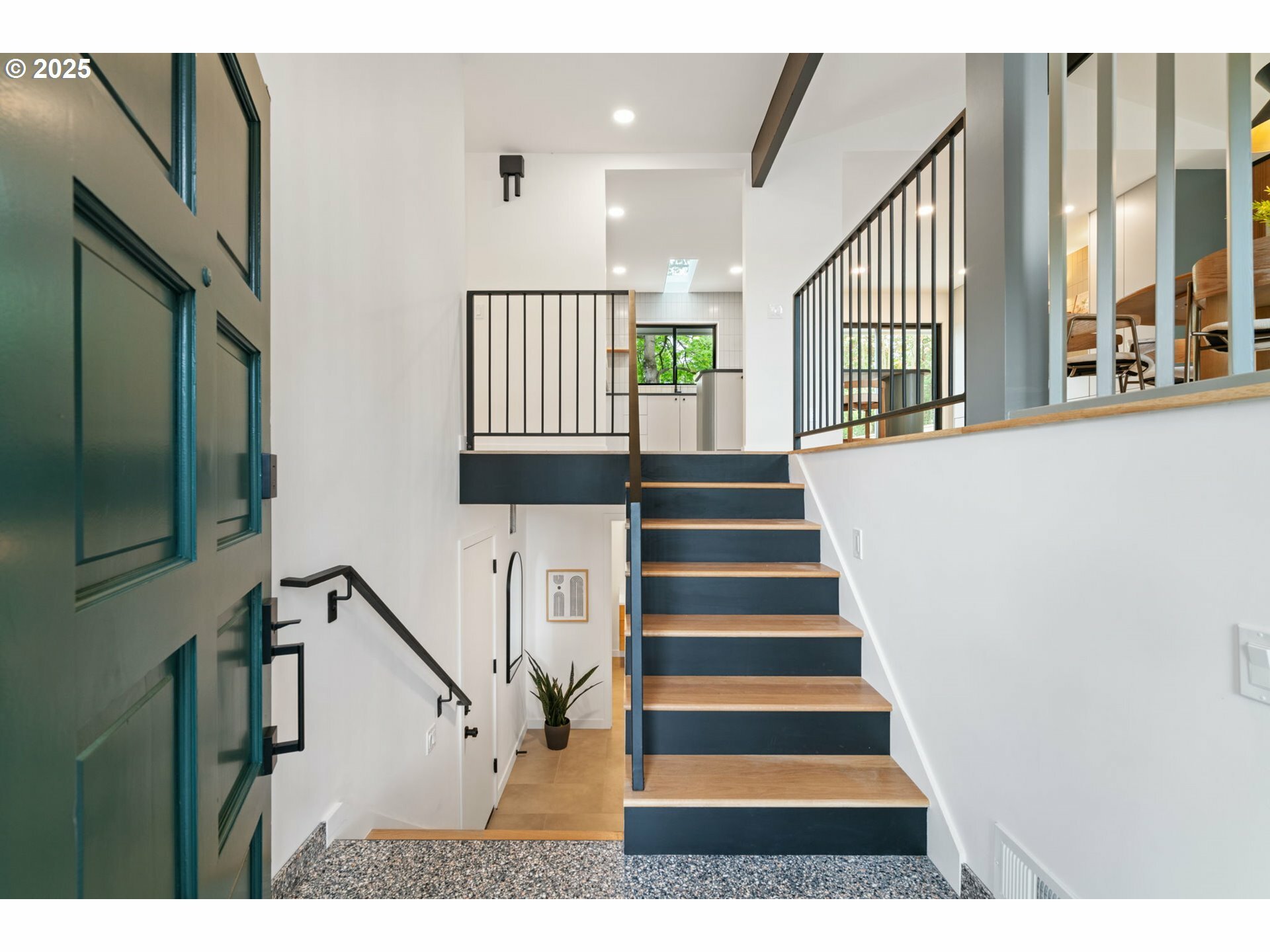 Property Photo: 2506 SE Lincoln St OR 97035