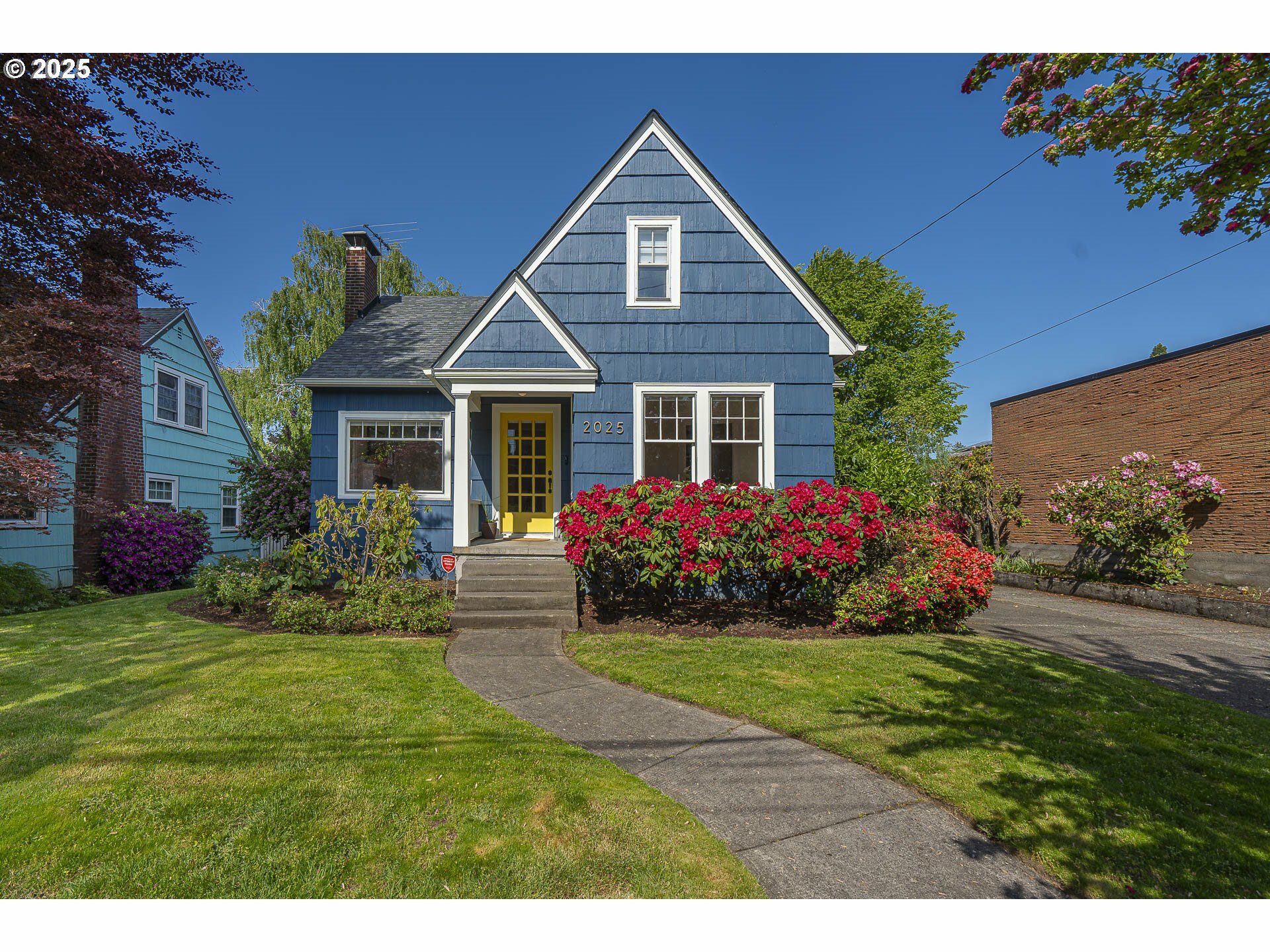 Property Photo: 2025 SE 29th Ave OR 97214