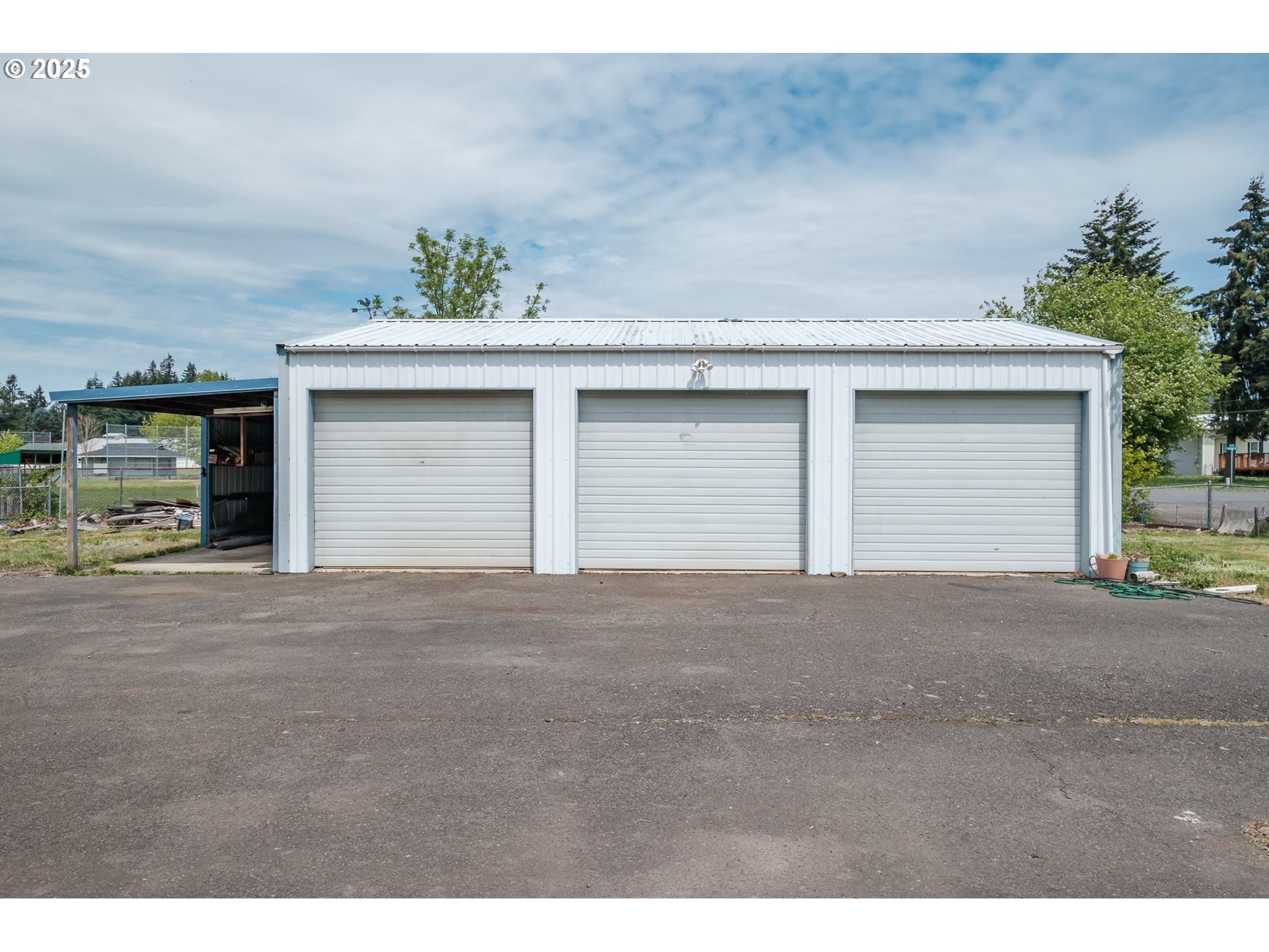 Property Photo: 3472 Juniper St OR 97386