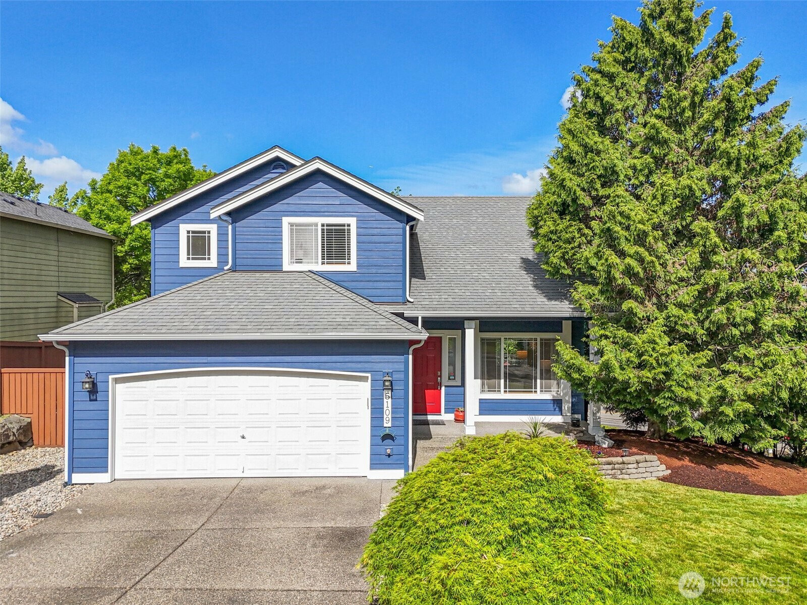 Property Photo: 5109 Francis Court SE WA 98092