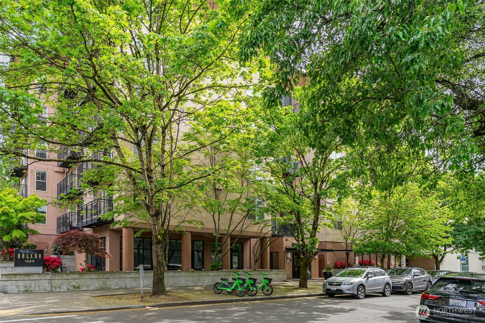 Property Photo: 1323 Boren Avenue 201 WA 98101