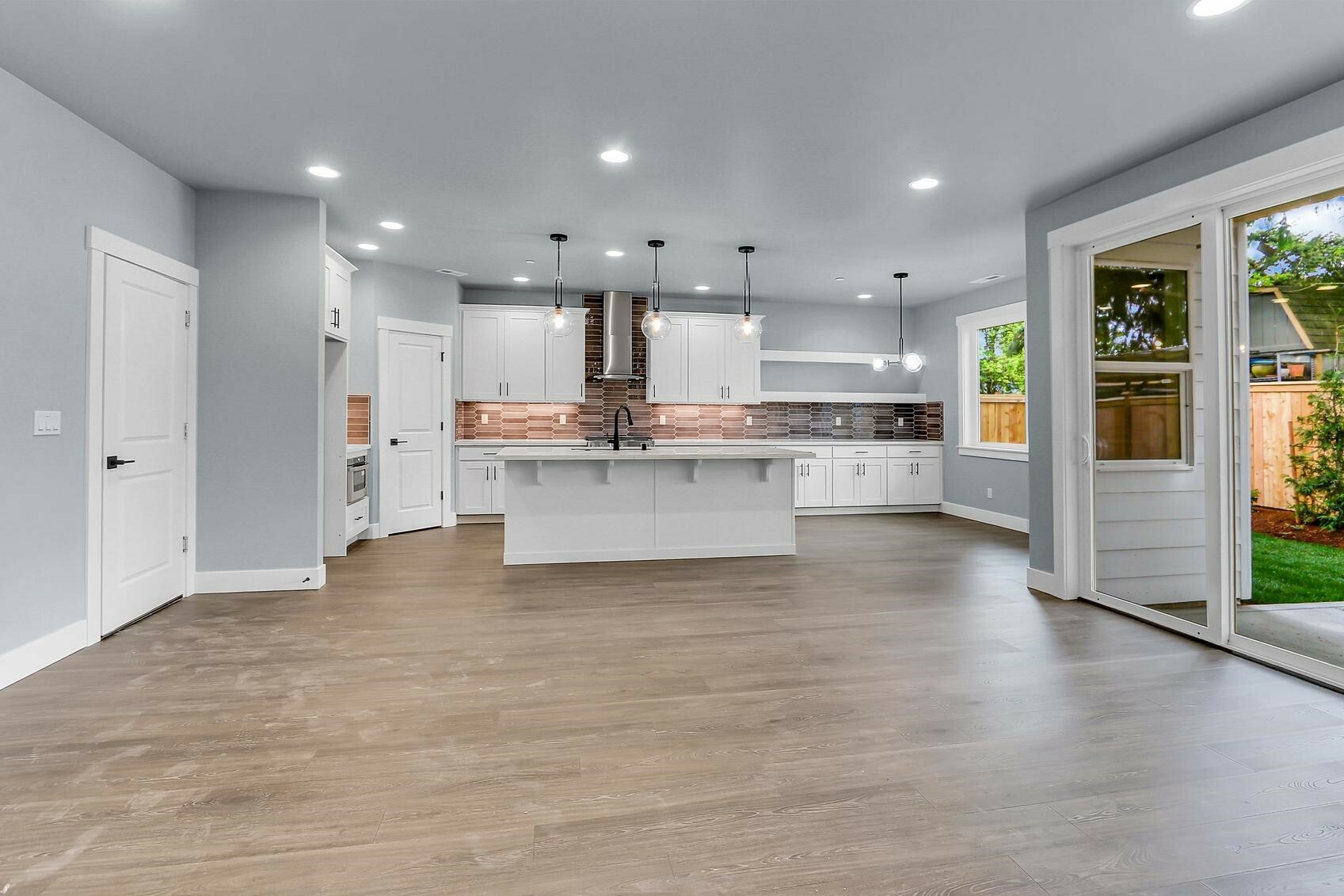 Property Photo: 14128 15th Avenue W WA 98087