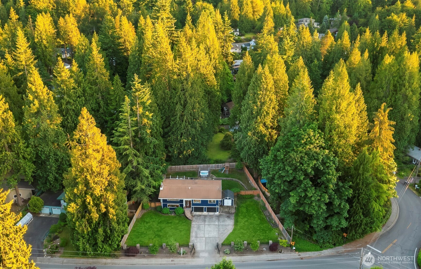 Property Photo:  1005  Mountain Park Boulevard SW  WA 98027 