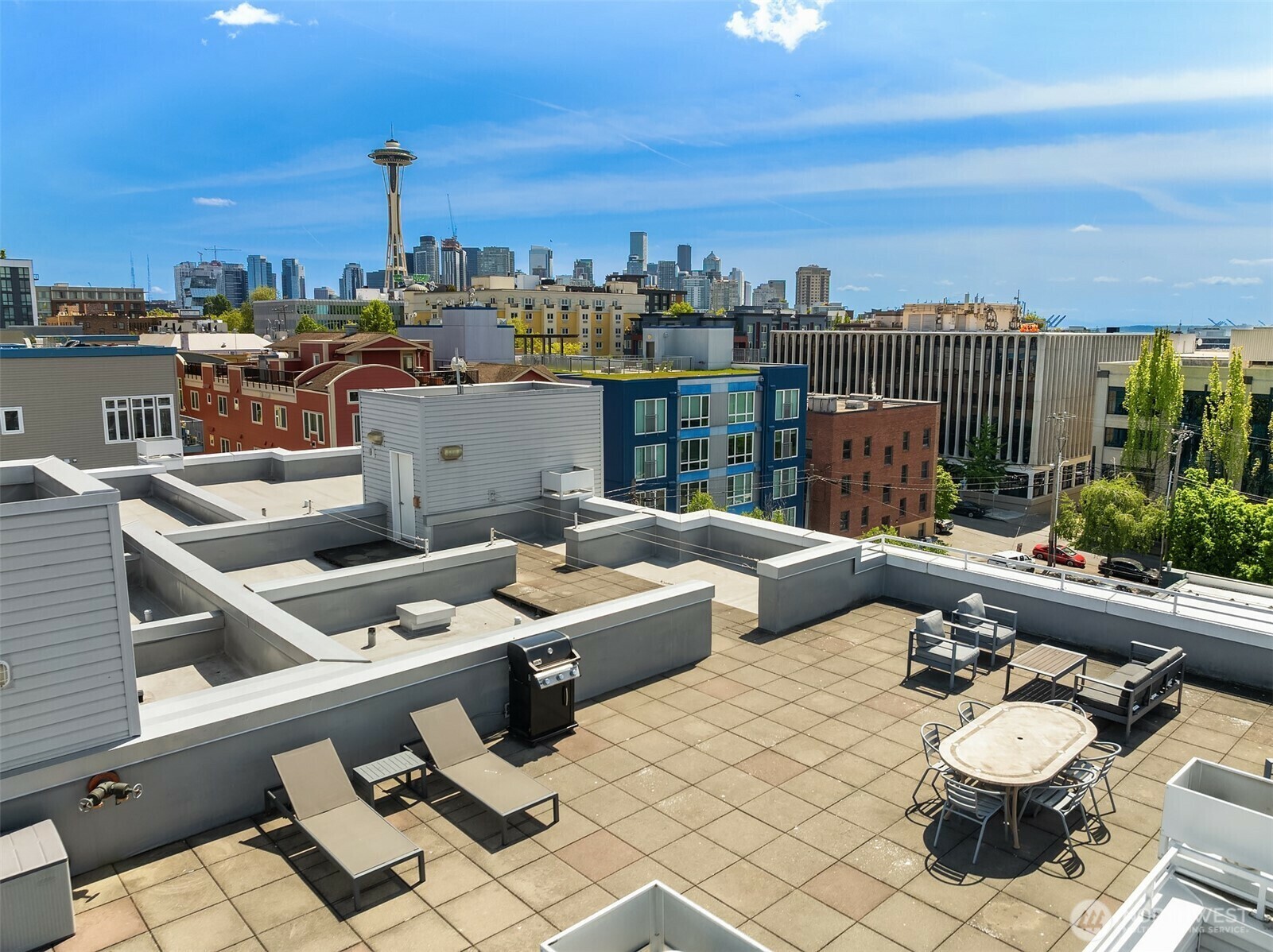 Property Photo: 520 2nd Avenue W 406 WA 98119
