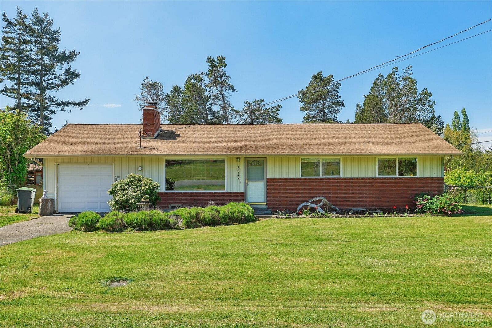 Property Photo:  1313  Orchard Loop  WA 98277 