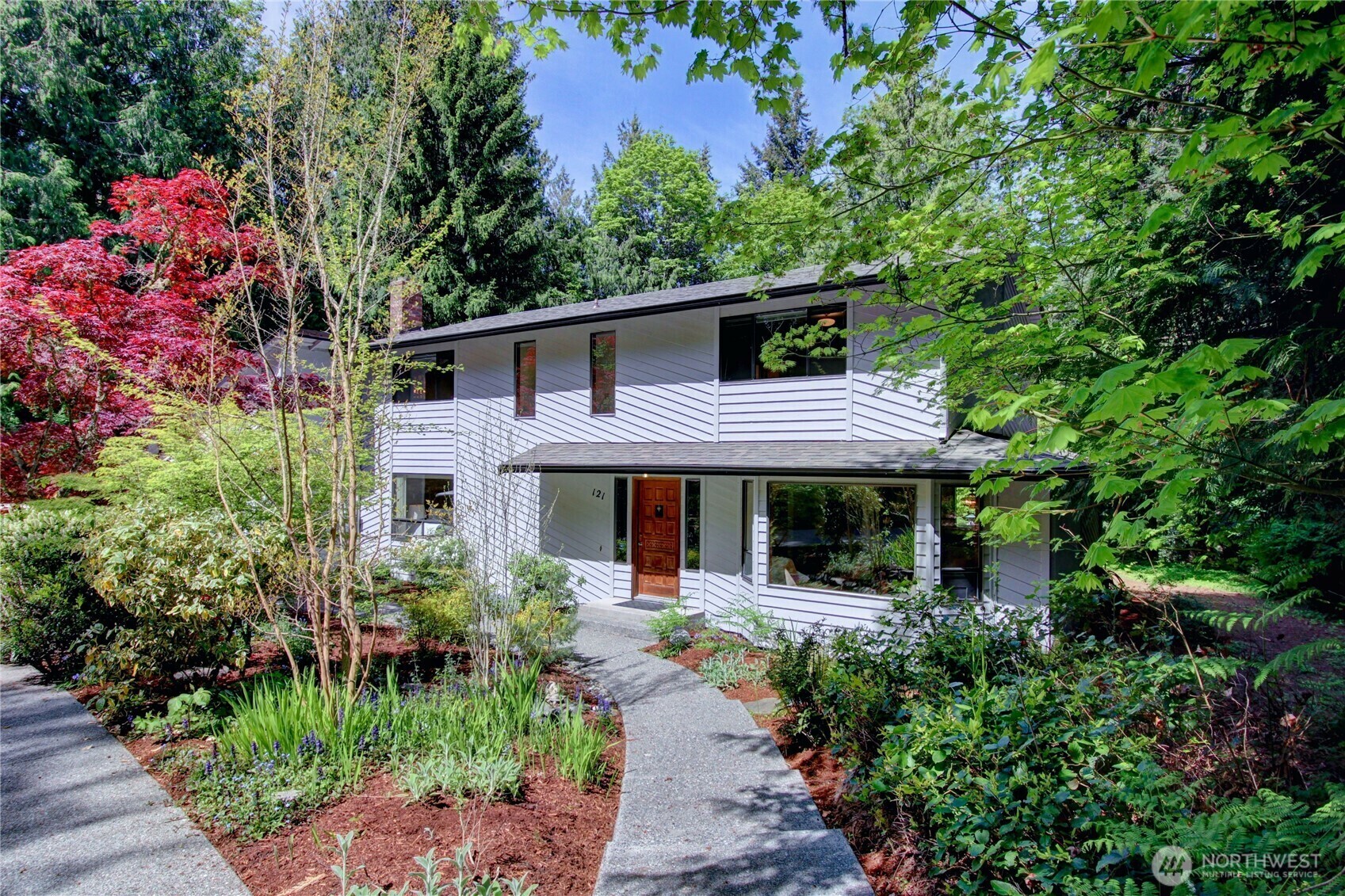 Property Photo: 121 N 39th Place WA 98273