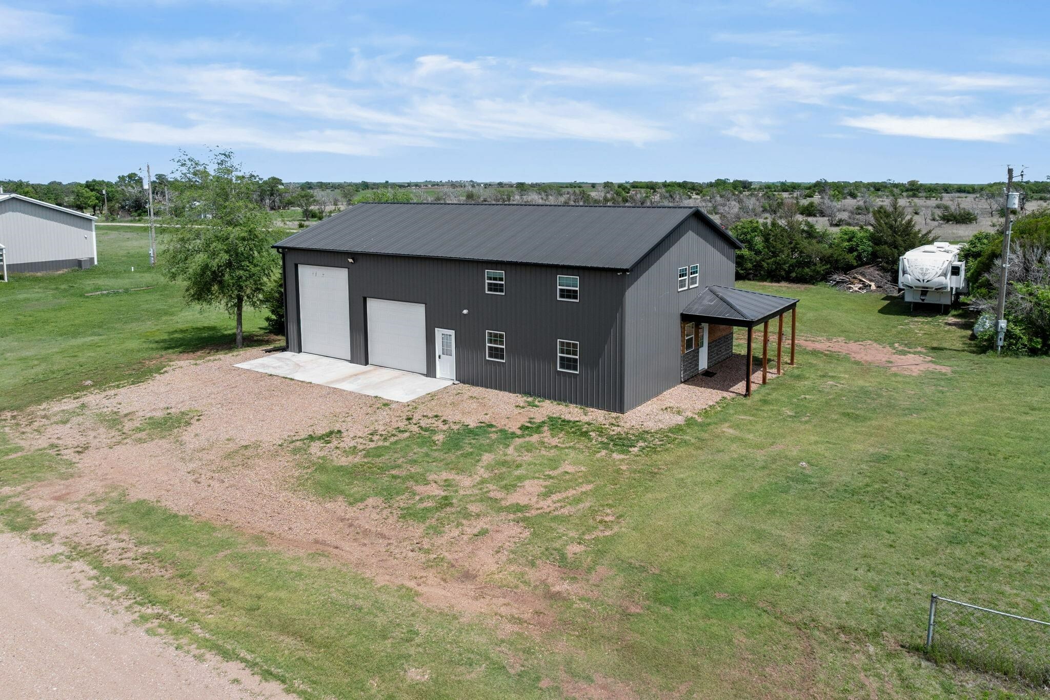 Property Photo: 25212 S Westview Ln KS 67108