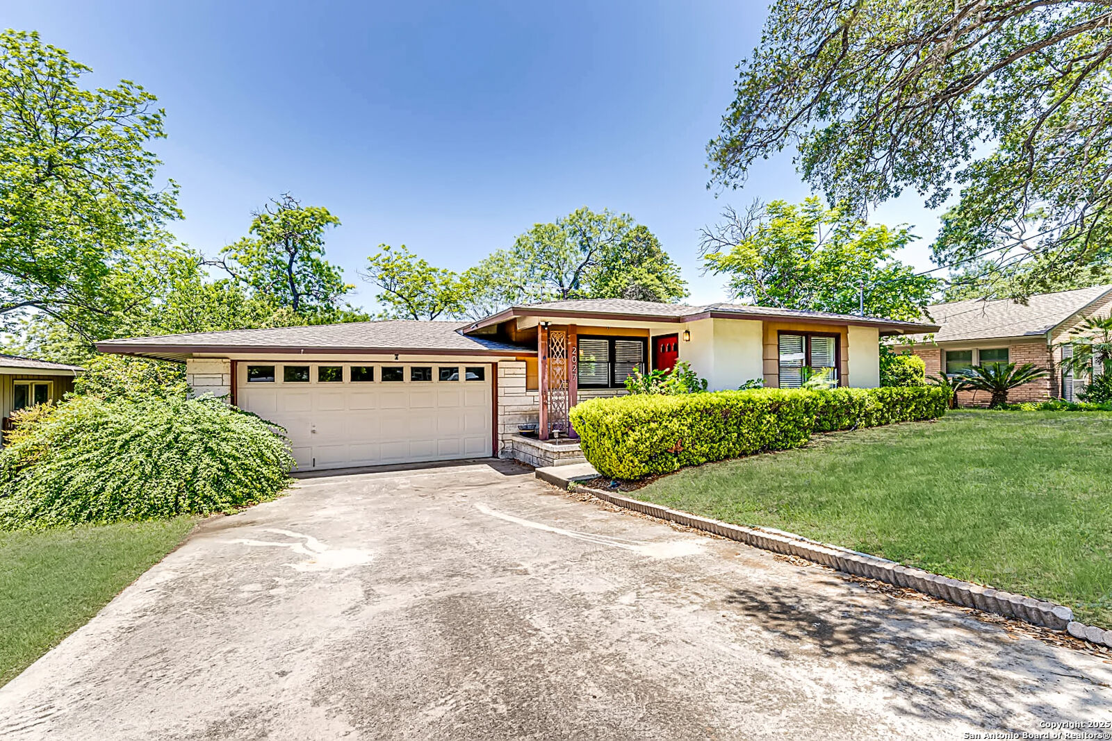 Property Photo: 2027 Edgehill Dr. TX 78209