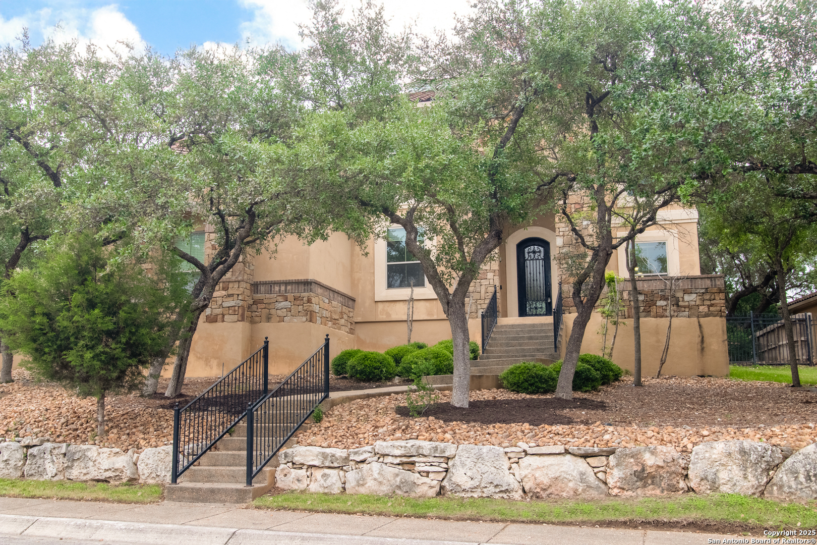 Property Photo: 25303 Estancia Cir TX 78260